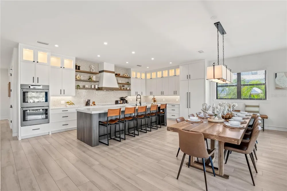 171 MCKINLEY DRIVE Sarasota, FL 34236