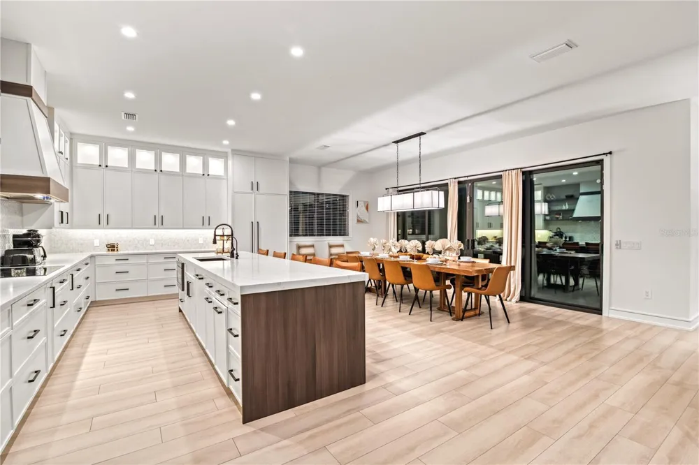 171 MCKINLEY DRIVE Sarasota, FL 34236