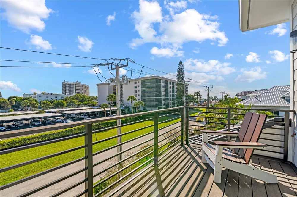 171 MCKINLEY DRIVE Sarasota, FL 34236