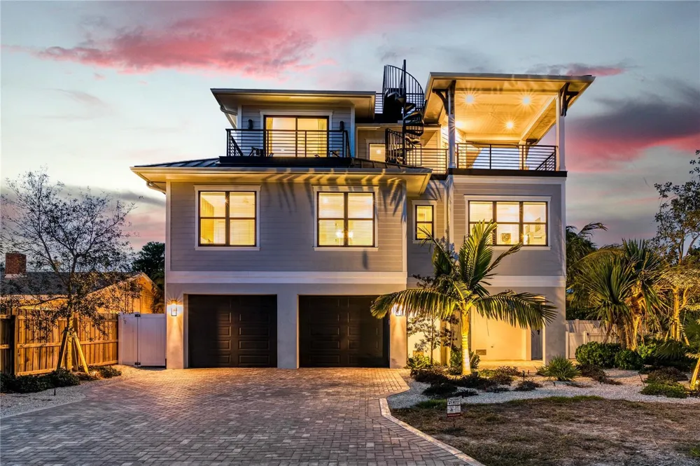 171 MCKINLEY DRIVE Sarasota, FL 34236