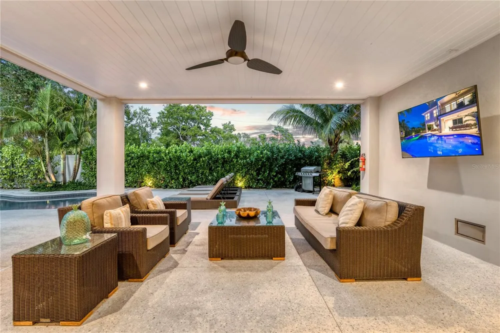 171 MCKINLEY DRIVE Sarasota, FL 34236