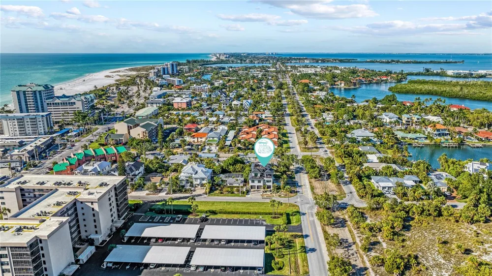 171 MCKINLEY DRIVE Sarasota, FL 34236