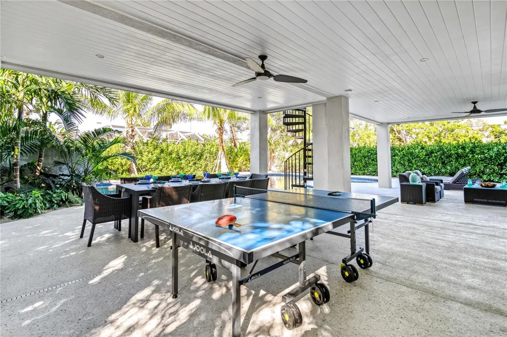 171 MCKINLEY DRIVE Sarasota, FL 34236