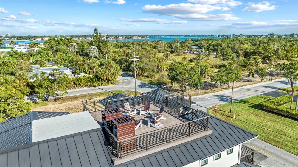 171 MCKINLEY DRIVE Sarasota, FL 34236