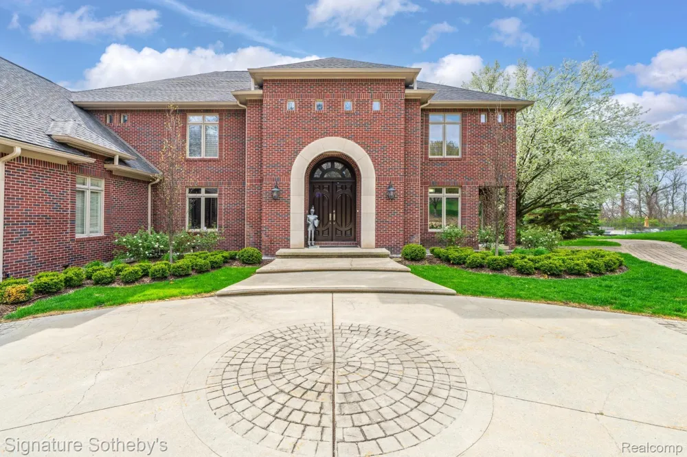 5001 FOREST VALLEY Independence Charter Township, MI 48348