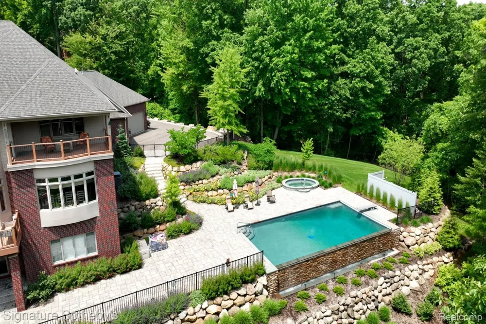 5001 FOREST VALLEY Independence Charter Township, MI 48348