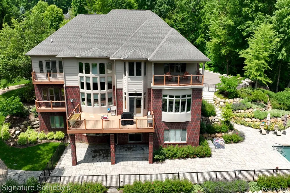 5001 FOREST VALLEY Independence Charter Township, MI 48348
