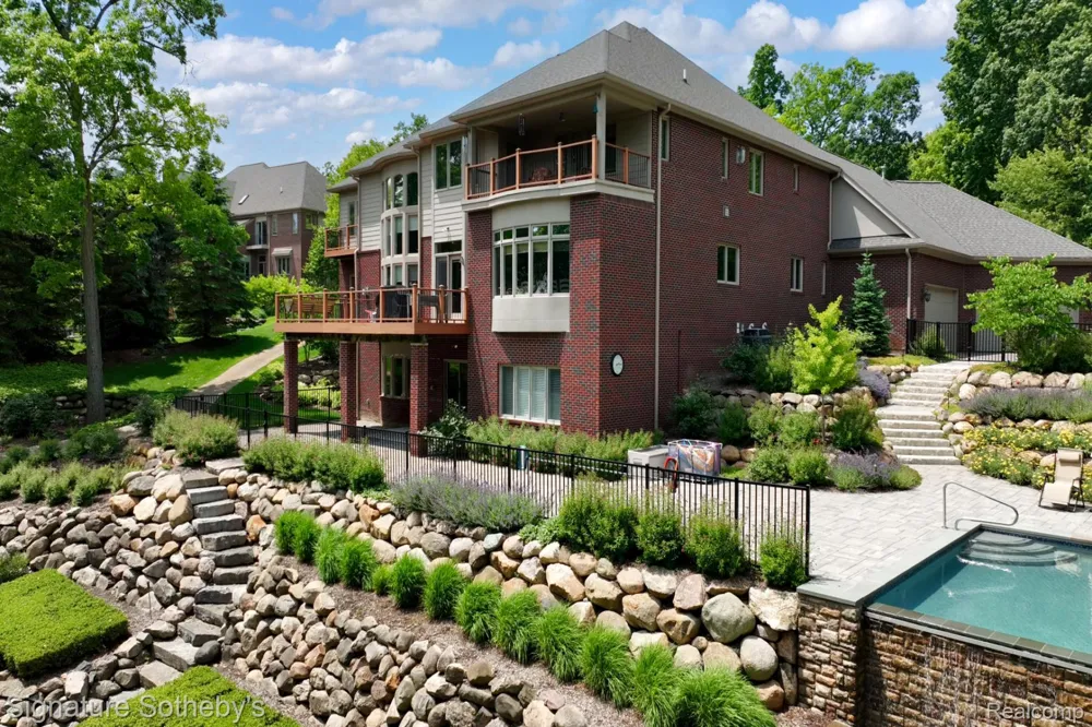 5001 FOREST VALLEY Independence Charter Township, MI 48348
