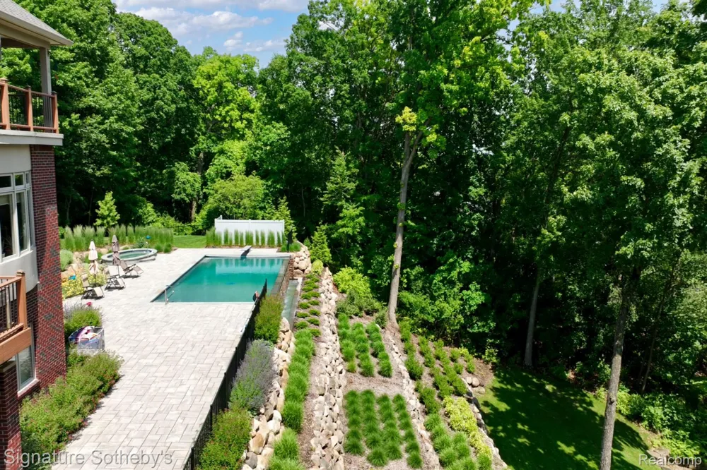 5001 FOREST VALLEY Independence Charter Township, MI 48348