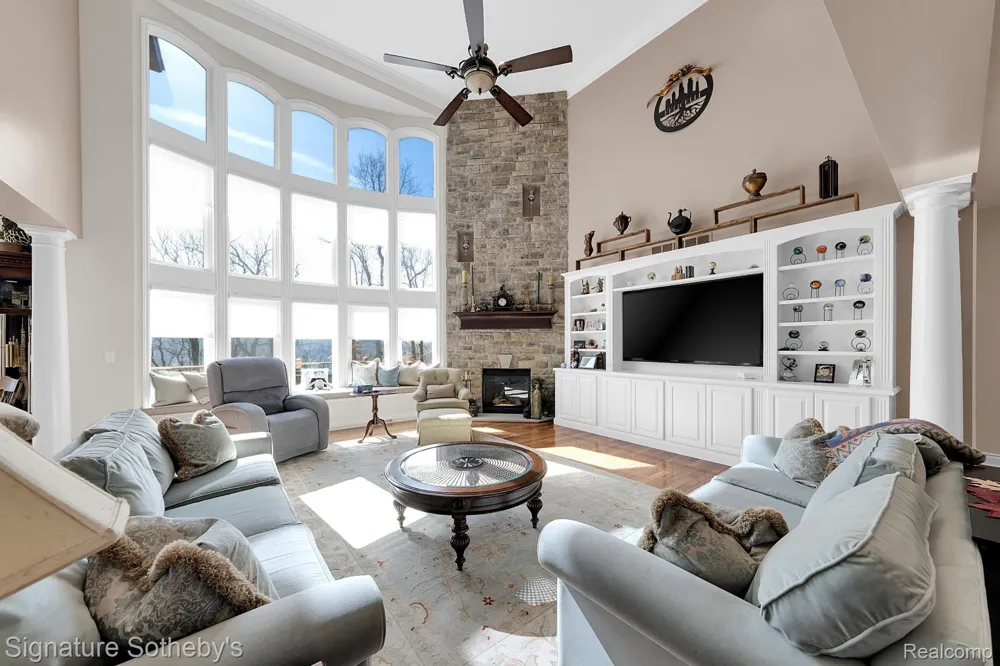5001 FOREST VALLEY Independence Charter Township, MI 48348