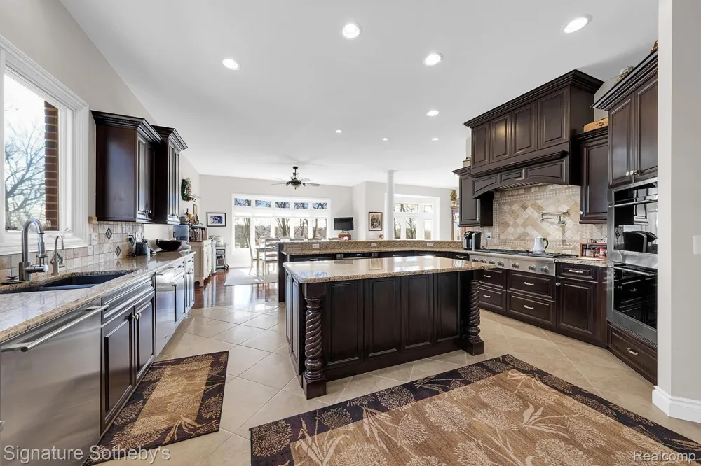 5001 FOREST VALLEY Independence Charter Township, MI 48348