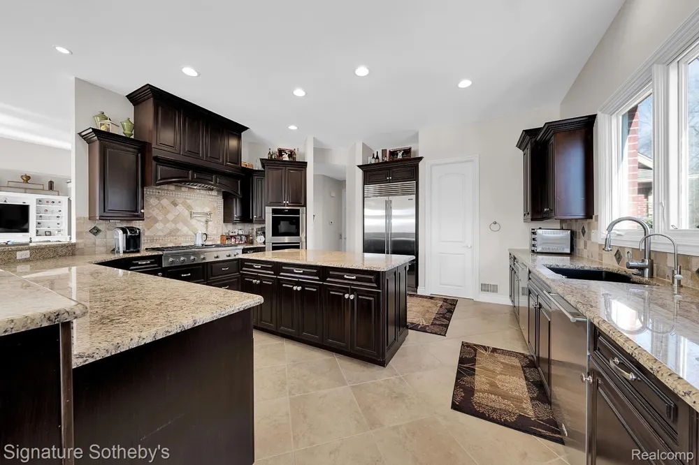 5001 FOREST VALLEY Independence Charter Township, MI 48348