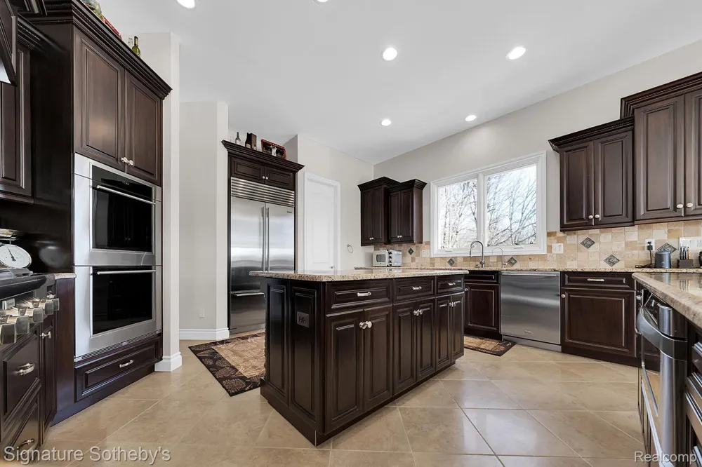 5001 FOREST VALLEY Independence Charter Township, MI 48348