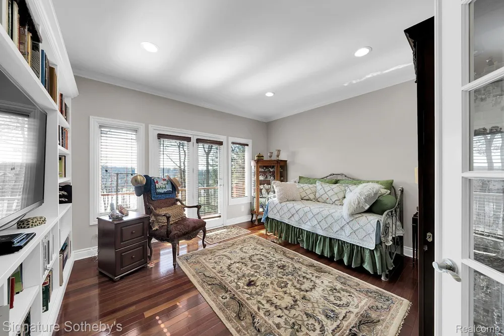 5001 FOREST VALLEY Independence Charter Township, MI 48348