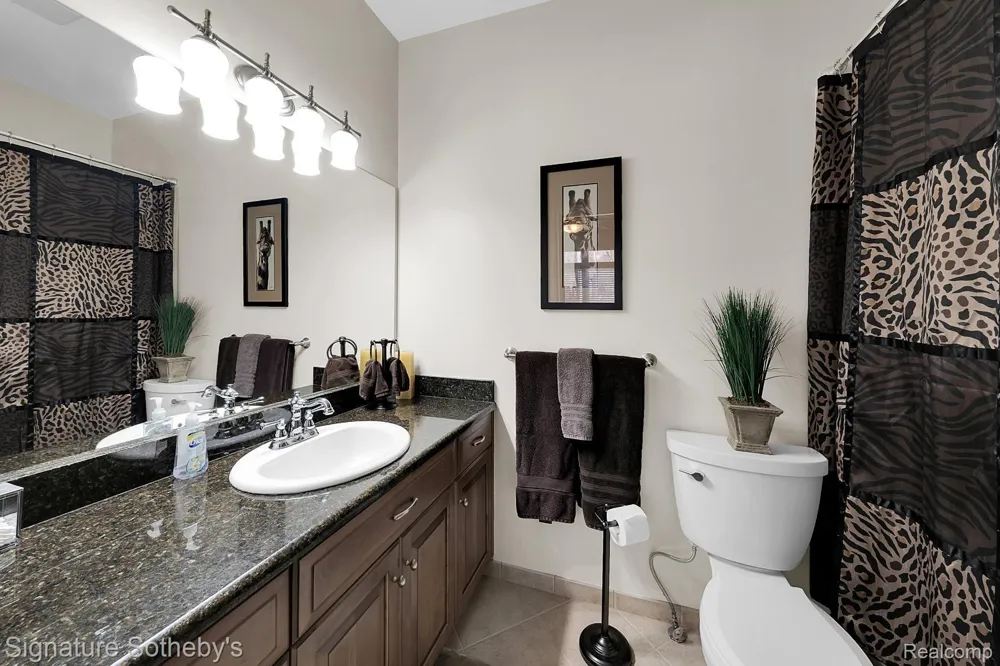 5001 FOREST VALLEY Independence Charter Township, MI 48348