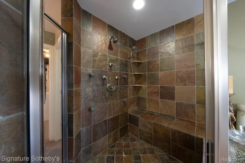 5001 FOREST VALLEY Independence Charter Township, MI 48348
