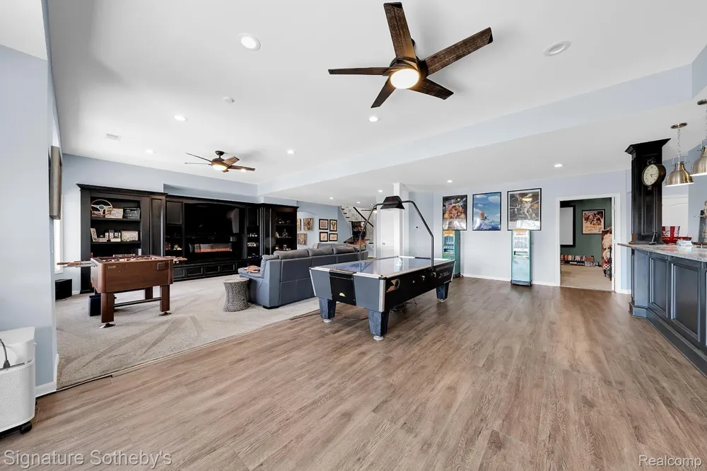 5001 FOREST VALLEY Independence Charter Township, MI 48348