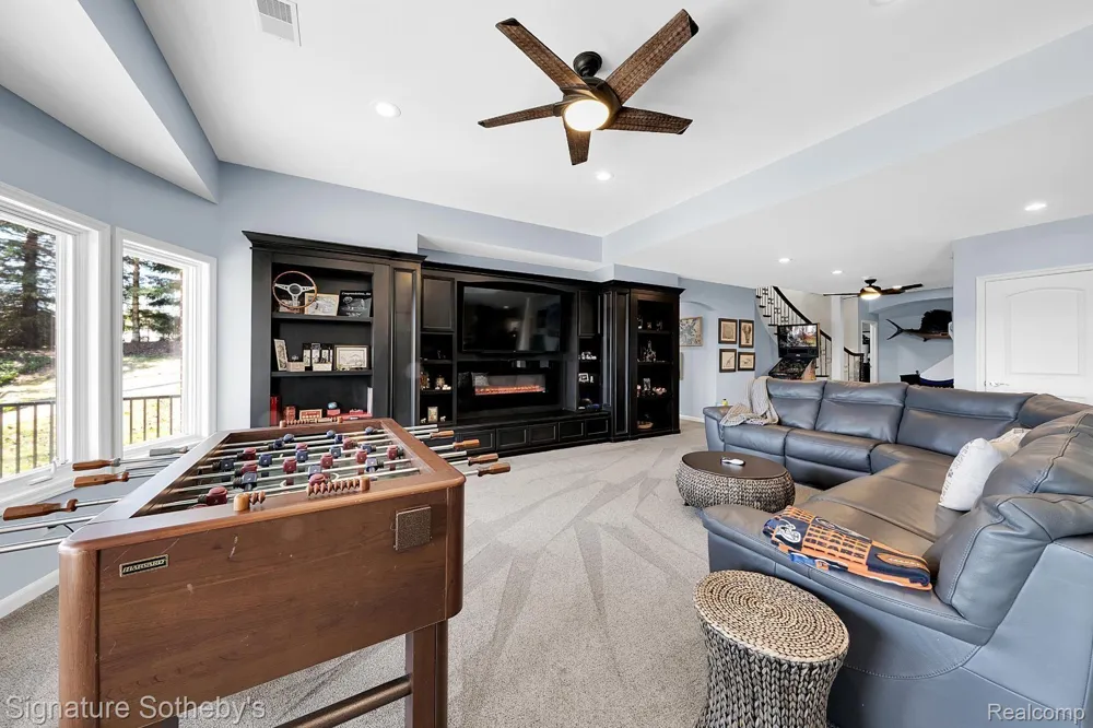 5001 FOREST VALLEY Independence Charter Township, MI 48348