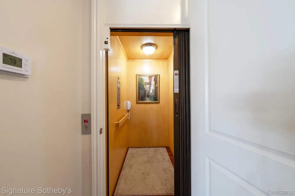 5001 FOREST VALLEY Independence Charter Township, MI 48348