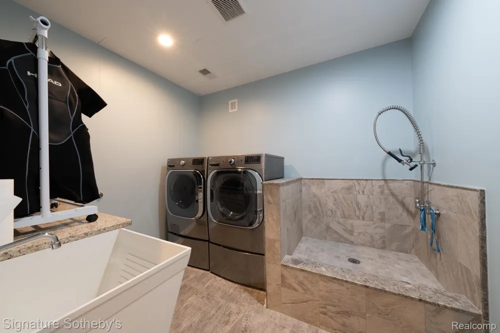5001 FOREST VALLEY Independence Charter Township, MI 48348