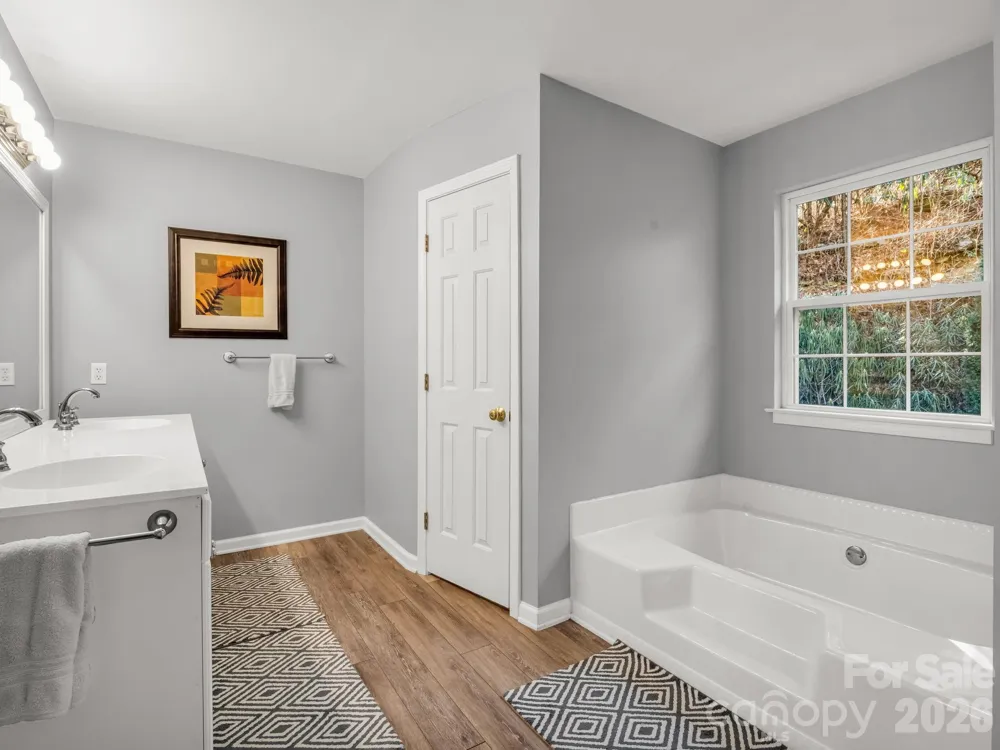 108 Nuthatch Trace Brevard, NC 28712