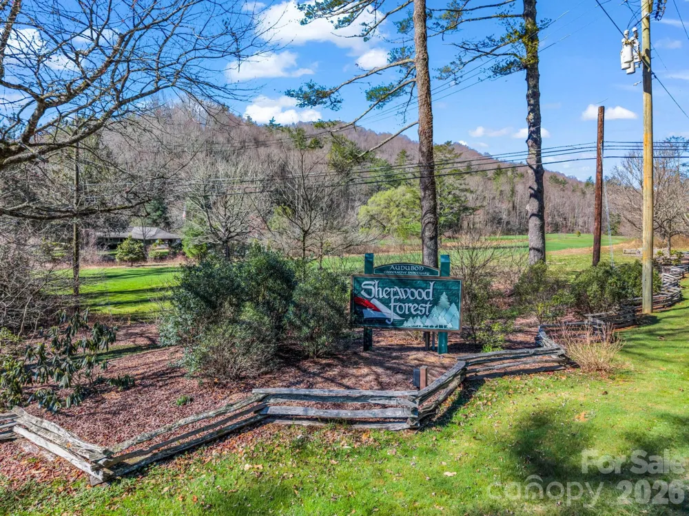 108 Nuthatch Trace Brevard, NC 28712