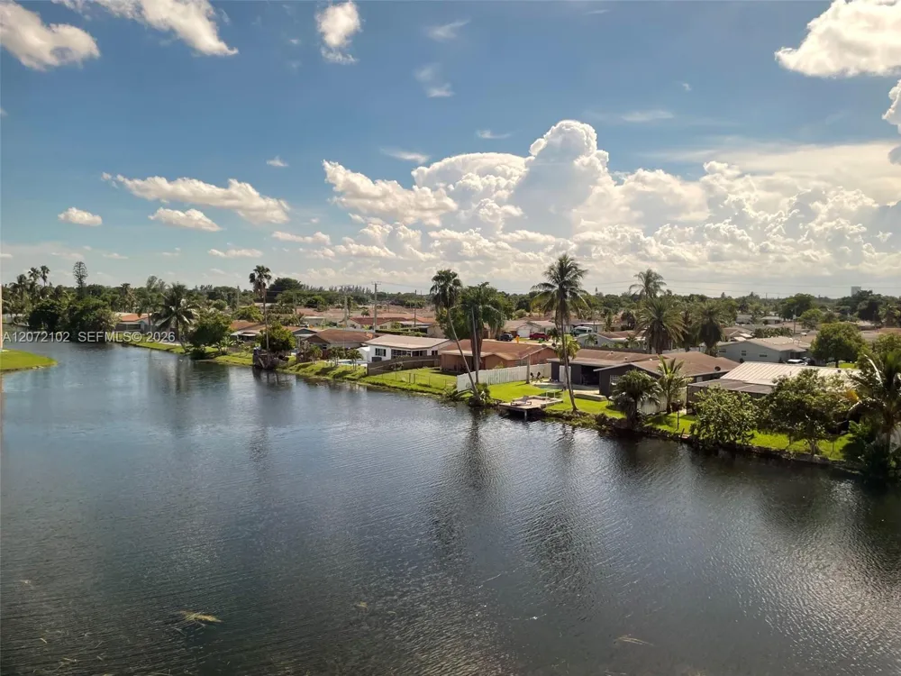 2711 NW 104th Ave #404 Sunrise, FL 33322