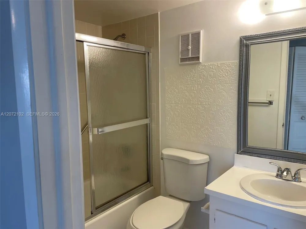2711 NW 104th Ave #404 Sunrise, FL 33322