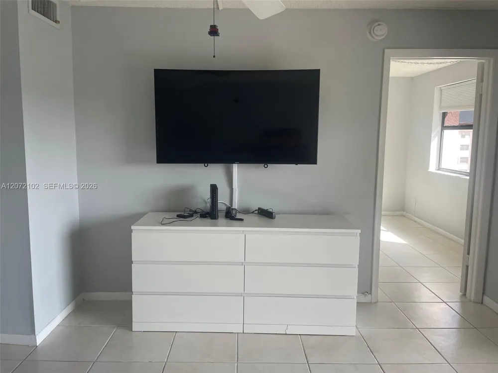2711 NW 104th Ave #404 Sunrise, FL 33322