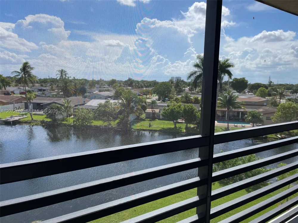 2711 NW 104th Ave #404 Sunrise, FL 33322