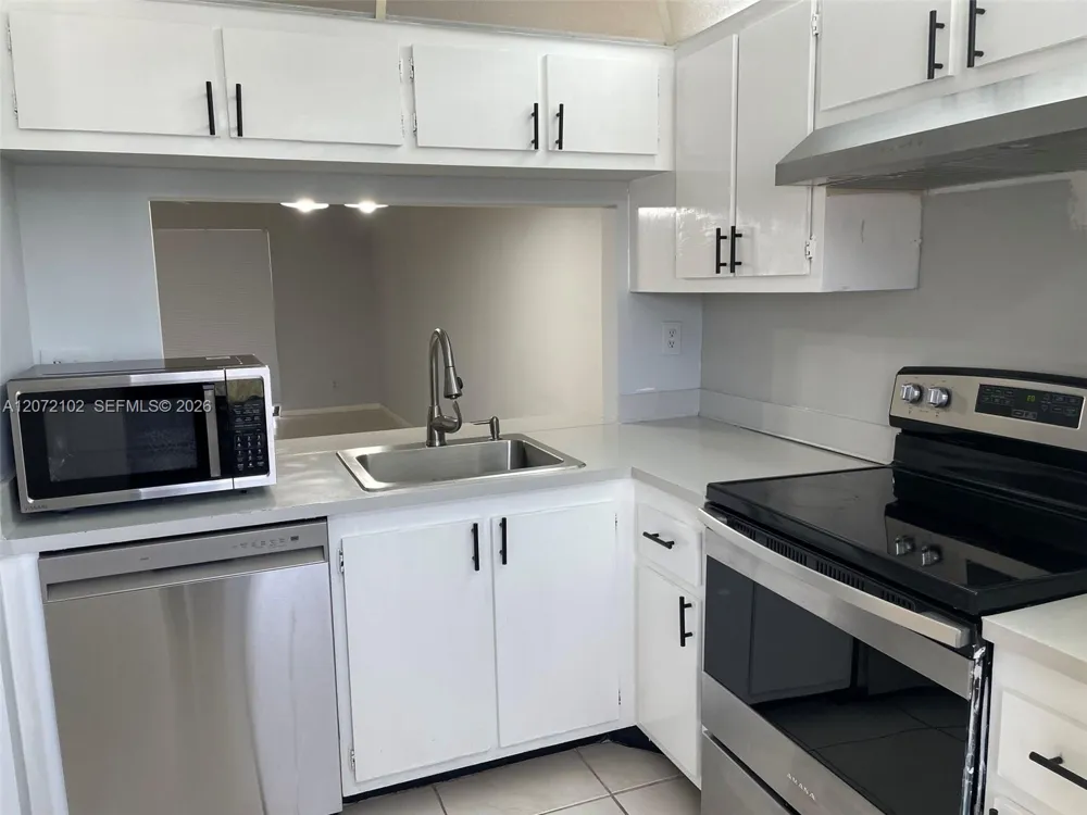 2711 NW 104th Ave #404 Sunrise, FL 33322