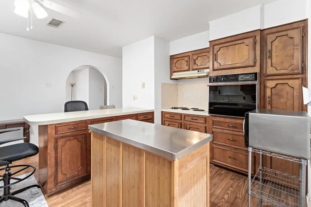 806 E Wildwood Drive Village Mills, TX 77663