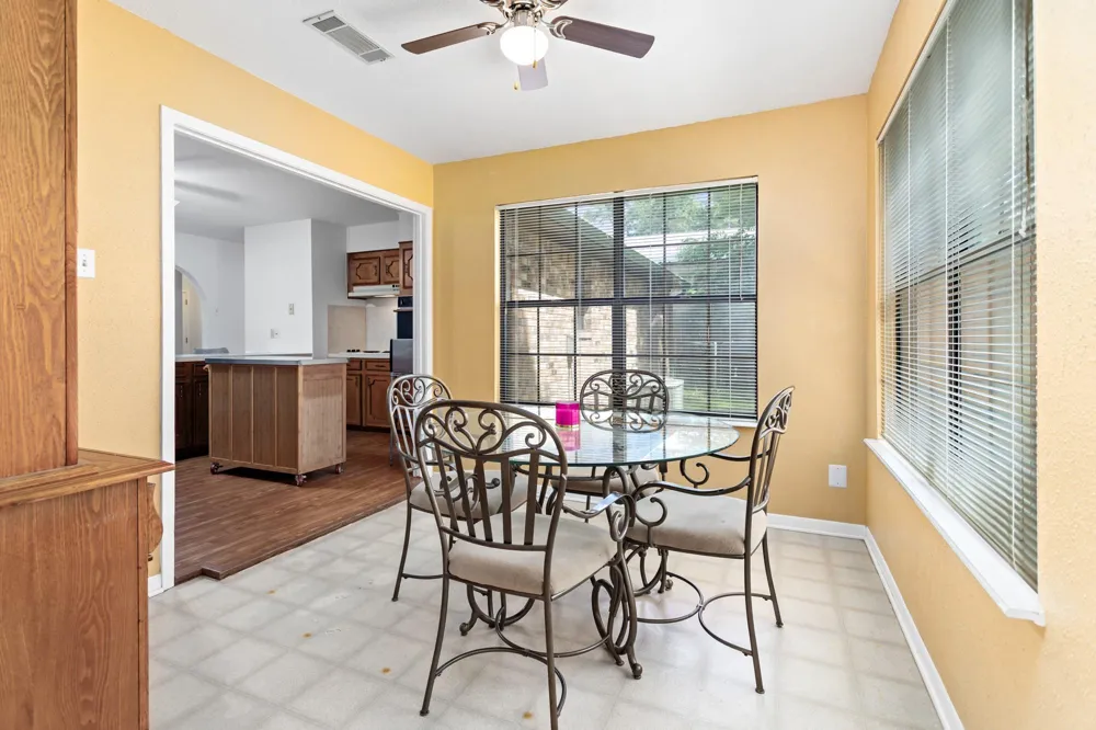 806 E Wildwood Drive Village Mills, TX 77663