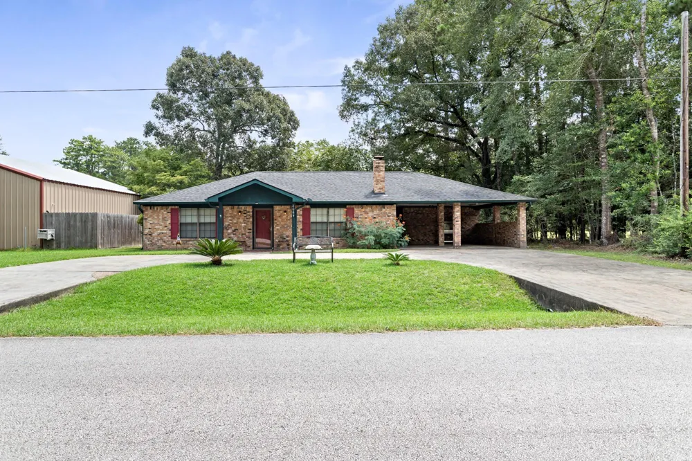 806 E Wildwood Drive Village Mills, TX 77663