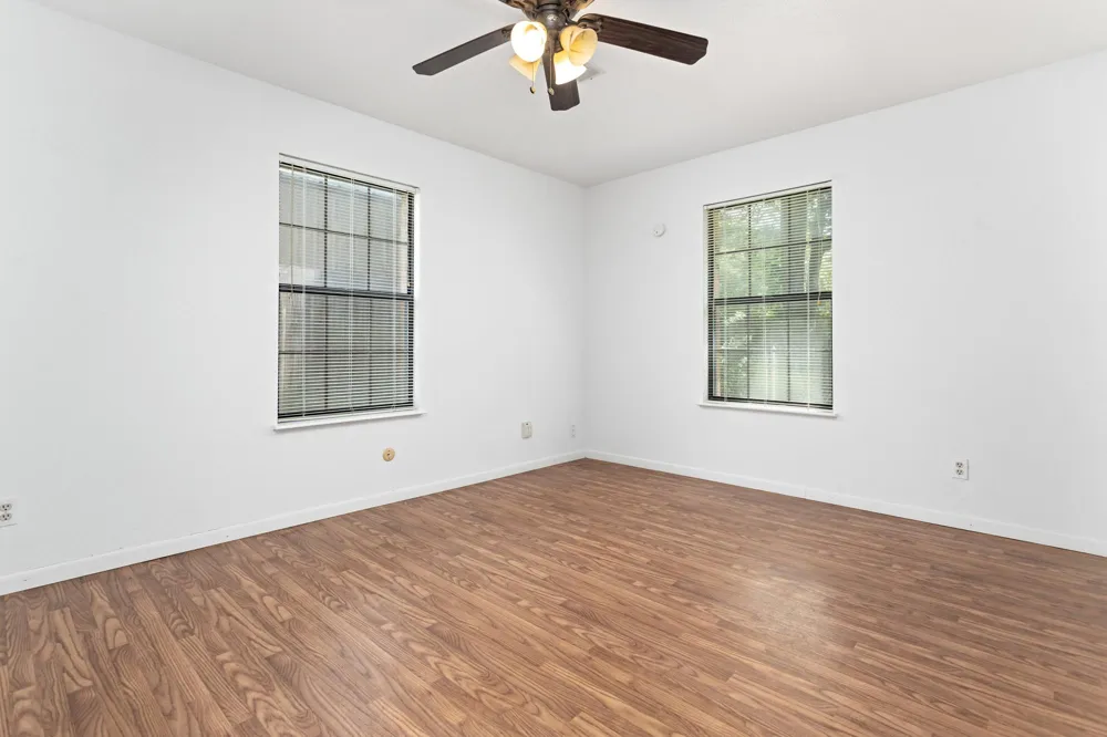 806 E Wildwood Drive Village Mills, TX 77663