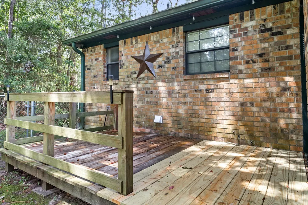 806 E Wildwood Drive Village Mills, TX 77663