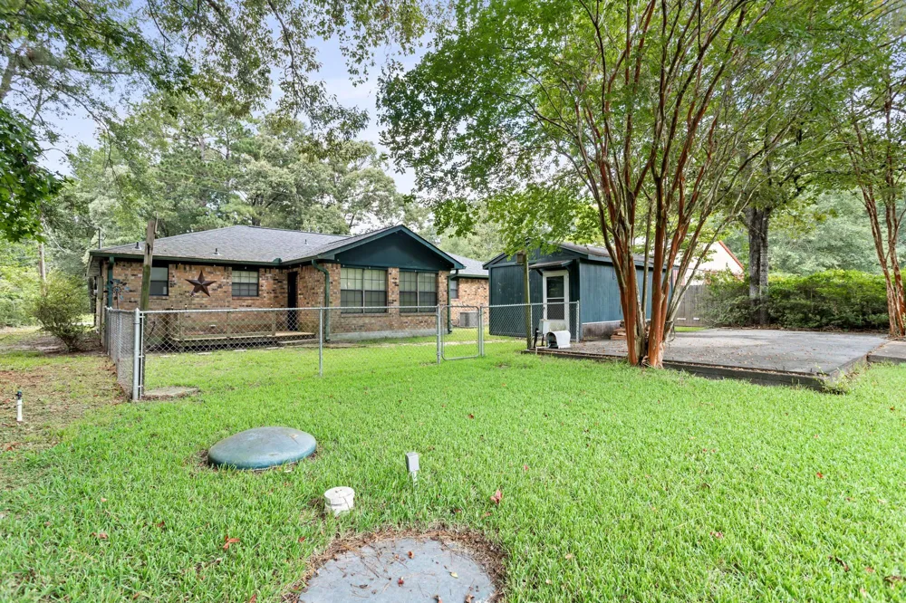 806 E Wildwood Drive Village Mills, TX 77663