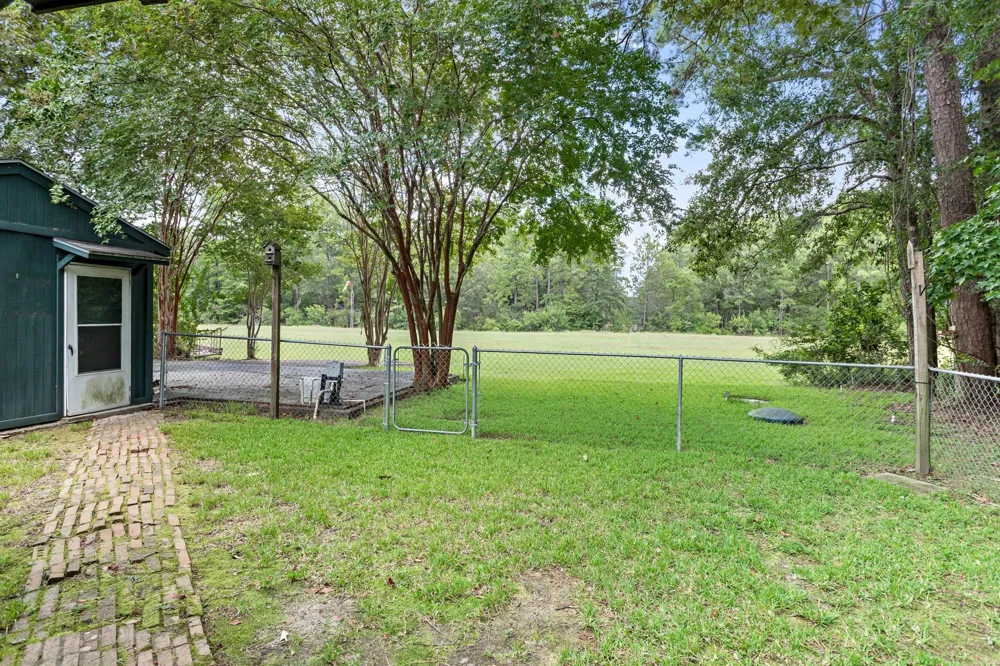 806 E Wildwood Drive Village Mills, TX 77663