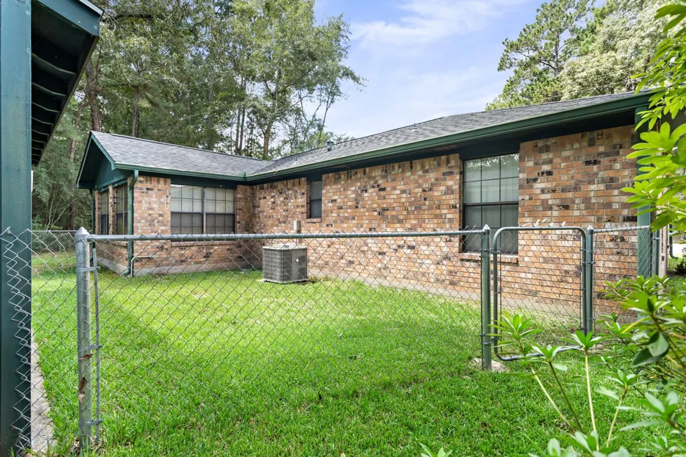 806 E Wildwood Drive Village Mills, TX 77663