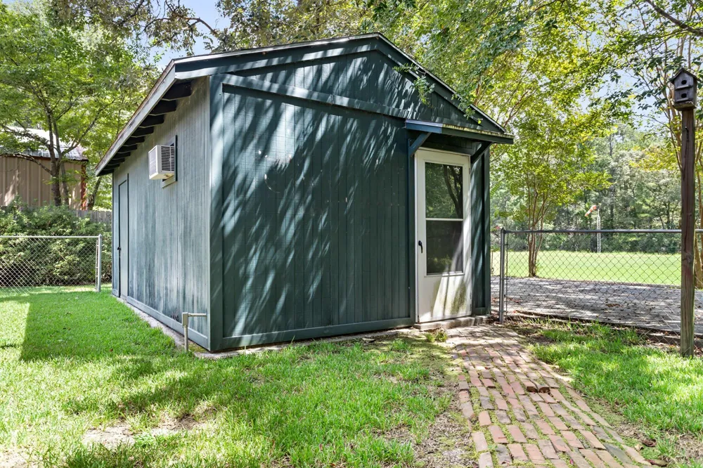 806 E Wildwood Drive Village Mills, TX 77663