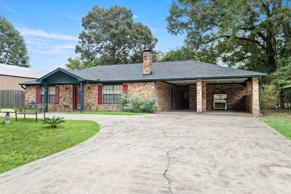 806 E Wildwood Drive Village Mills, TX 77663