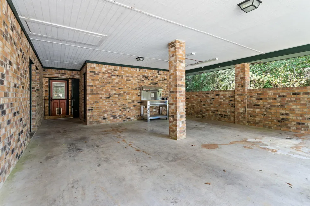 806 E Wildwood Drive Village Mills, TX 77663