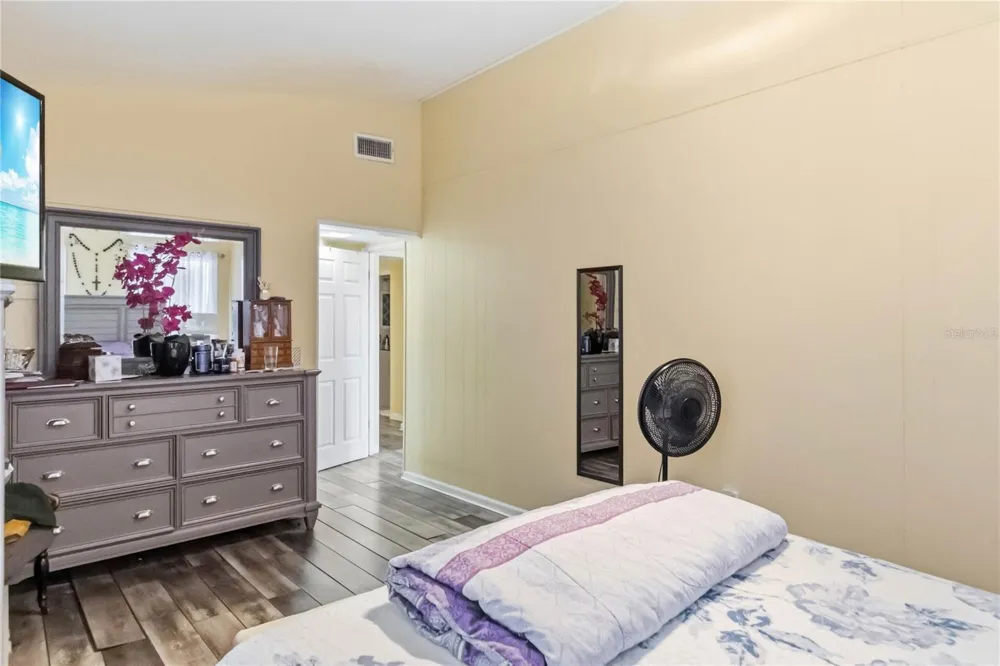 841 WOODEN BOULEVARD Orlando, FL 32805