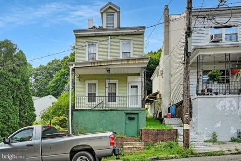 415 BOONE STREET