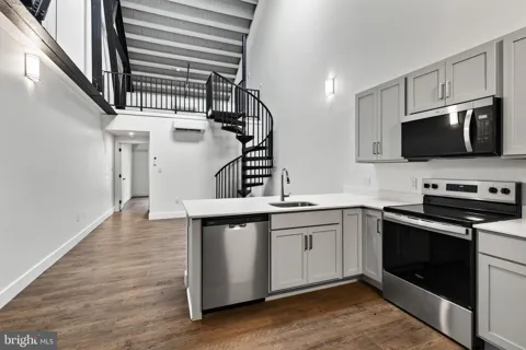 123 S MAIN STREET #16