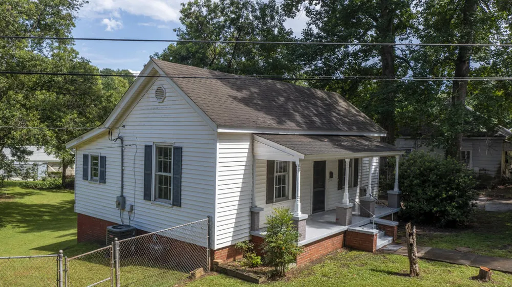 11 North Street Manchester, GA 31816