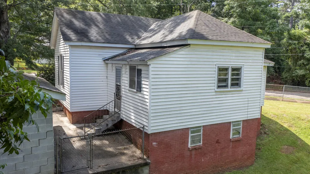 11 North Street Manchester, GA 31816