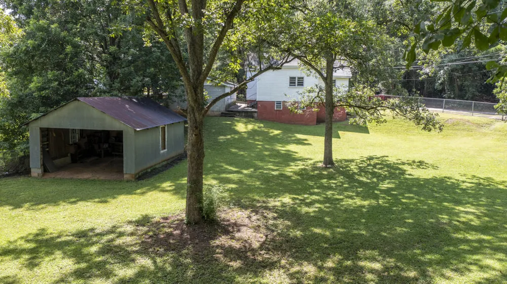 11 North Street Manchester, GA 31816