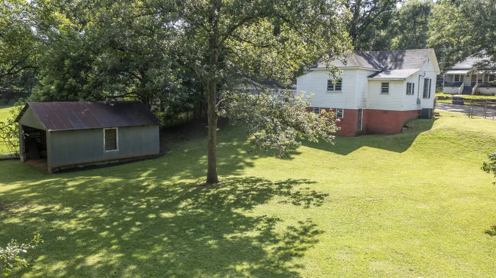 11 North Street Manchester, GA 31816