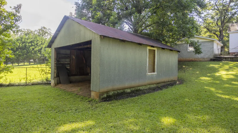 11 North Street Manchester, GA 31816
